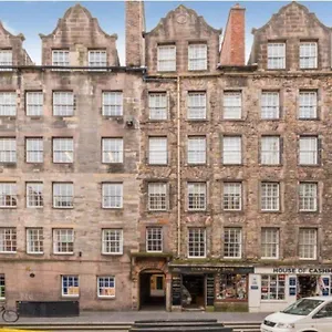  Apartment 16th Century Courtyard On The Royal Mile United Kingdom